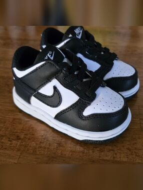 Nike Kids' Black White Low-Top Sneakers